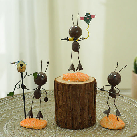 Metal Ant Desktop Decor