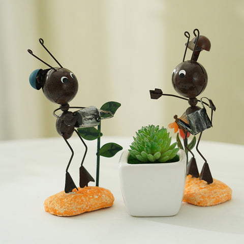 Metal Ant Desktop Decor