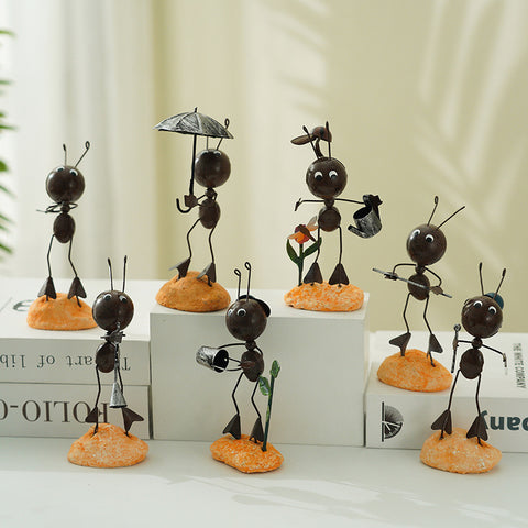 metal ant desktop decor